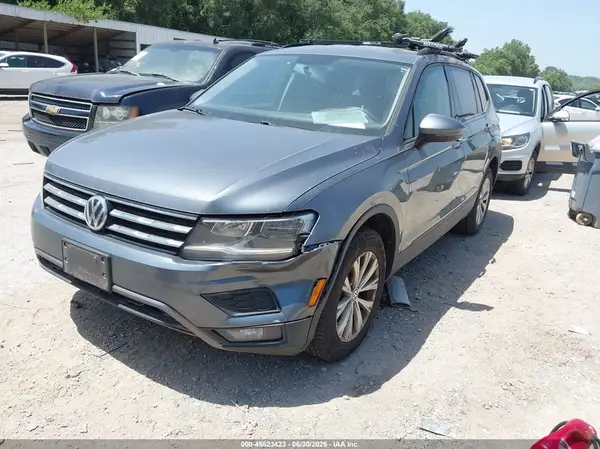 3VV0B7AXXJM017063 2018 VOLKSWAGEN TIGUAN - Image 2