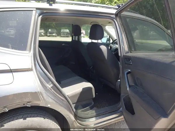 3VV0B7AXXJM017063 2018 VOLKSWAGEN TIGUAN - Image 8