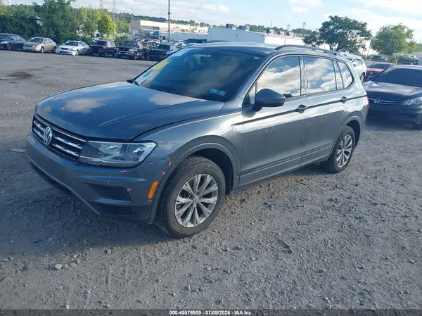 3VV0B7AXXJM065033 2018 VOLKSWAGEN TIGUAN - Image 2