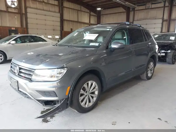 3VV0B7AXXJM088358 2018 VOLKSWAGEN TIGUAN - Image 2