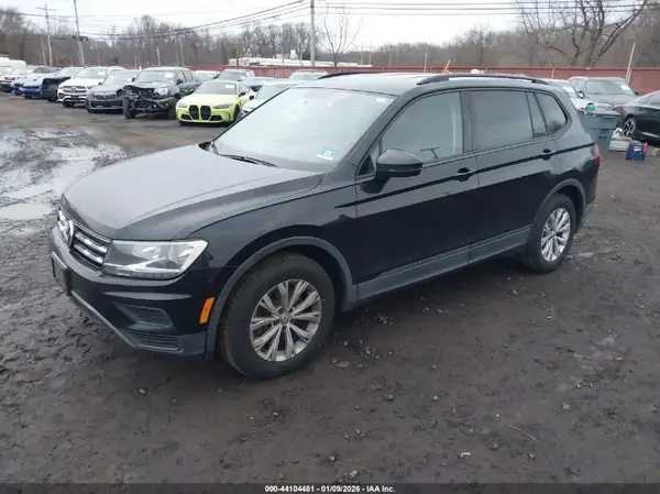 3VV0B7AXXJM095021 2018 VOLKSWAGEN TIGUAN - Image 2
