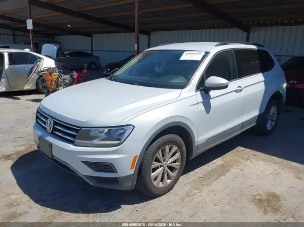 3VV0B7AXXJM104056 2018 VOLKSWAGEN TIGUAN - Image 2