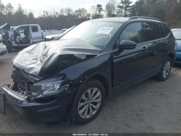 3VV0B7AXXJM115199 2018 VOLKSWAGEN TIGUAN - Image 2