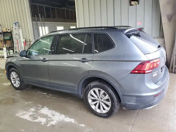 3VV0B7AXXJM120564 2018 VOLKSWAGEN TIGUAN - Image 2
