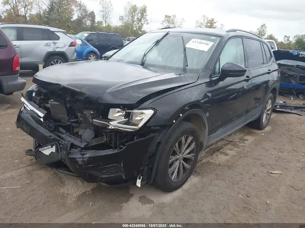 3VV0B7AXXJM130141 2018 VOLKSWAGEN TIGUAN - Image 2