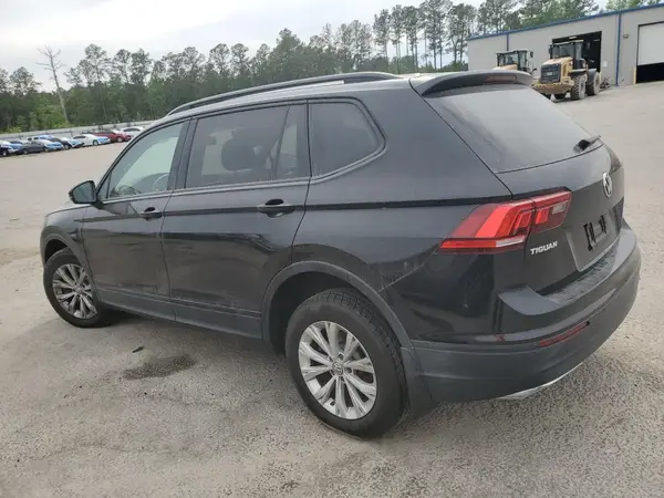 3VV0B7AXXJM147666 2018 VOLKSWAGEN TIGUAN - Image 2