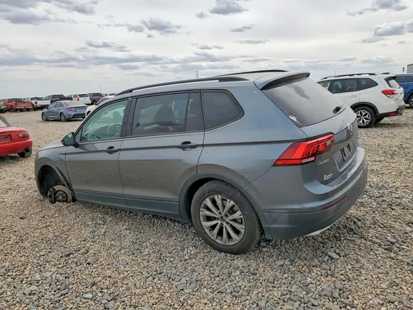 3VV0B7AXXJM216422 2018 VOLKSWAGEN TIGUAN - Image 2