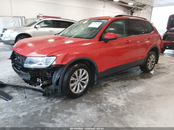 3VV0B7AXXKM194858 2019 VOLKSWAGEN TIGUAN - Image 2
