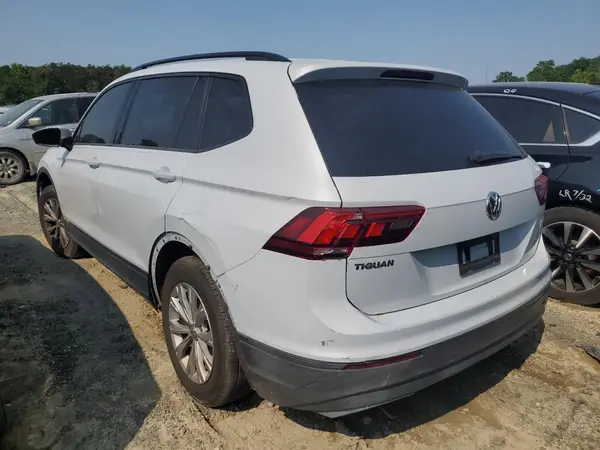3VV1B7AX0JM011888 2018 VOLKSWAGEN TIGUAN - Image 2