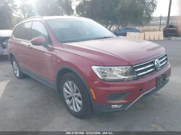 3VV1B7AX0JM027427 2018 VOLKSWAGEN TIGUAN - Image 1