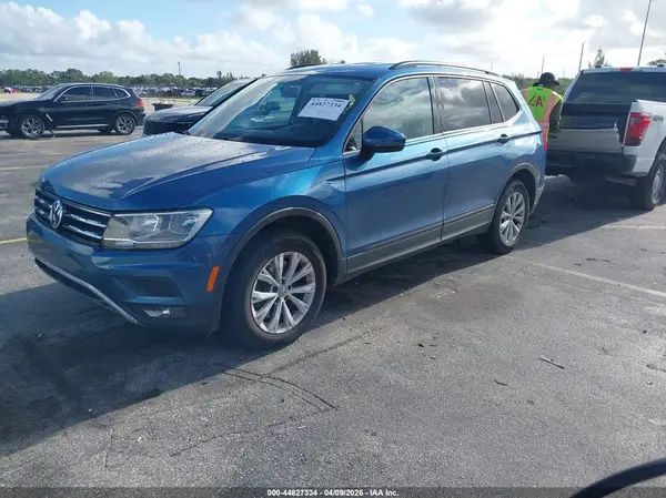 3VV1B7AX0JM028643 2018 VOLKSWAGEN TIGUAN - Image 2