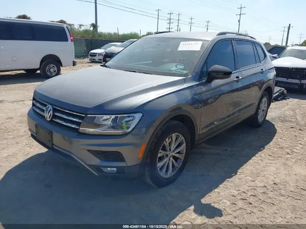 3VV1B7AX0JM034104 2018 VOLKSWAGEN TIGUAN - Image 2