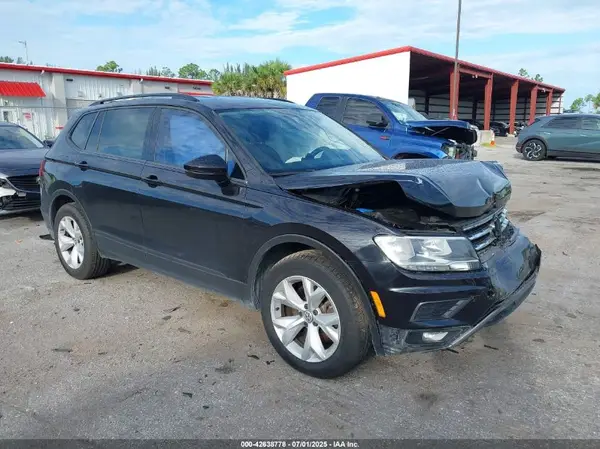 3VV1B7AX0JM034619 2018 VOLKSWAGEN TIGUAN - Image 1