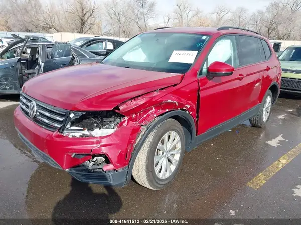3VV1B7AX0JM043255 2018 VOLKSWAGEN TIGUAN - Image 2