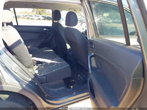 3VV1B7AX0JM064977 2018 VOLKSWAGEN TIGUAN - Image 8