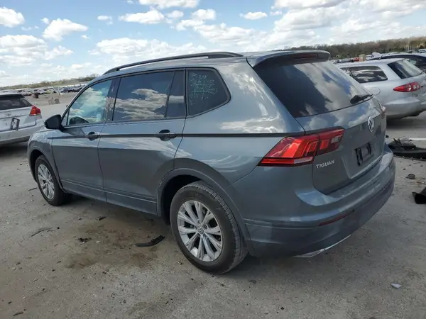 3VV1B7AX0JM068527 2018 VOLKSWAGEN TIGUAN - Image 2
