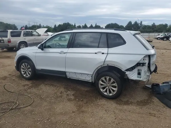 3VV1B7AX0JM069306 2018 VOLKSWAGEN TIGUAN - Image 2