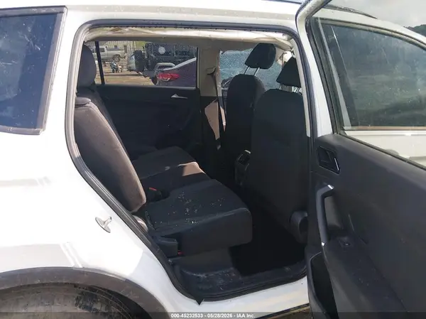 3VV1B7AX0JM075042 2018 VOLKSWAGEN TIGUAN - Image 8