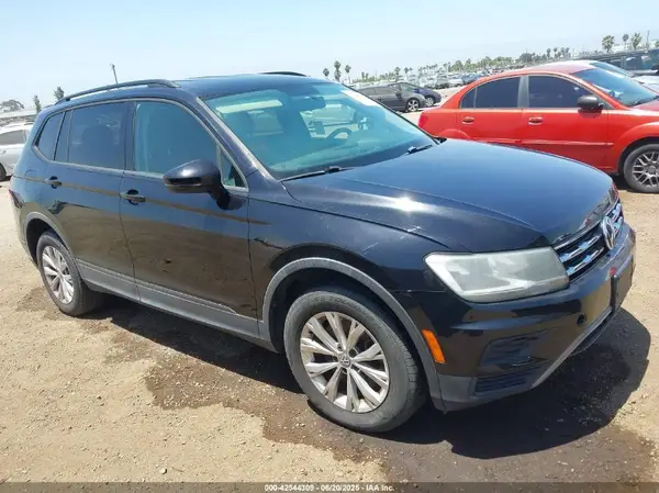 3VV1B7AX0JM075316 2018 VOLKSWAGEN TIGUAN - Image 1