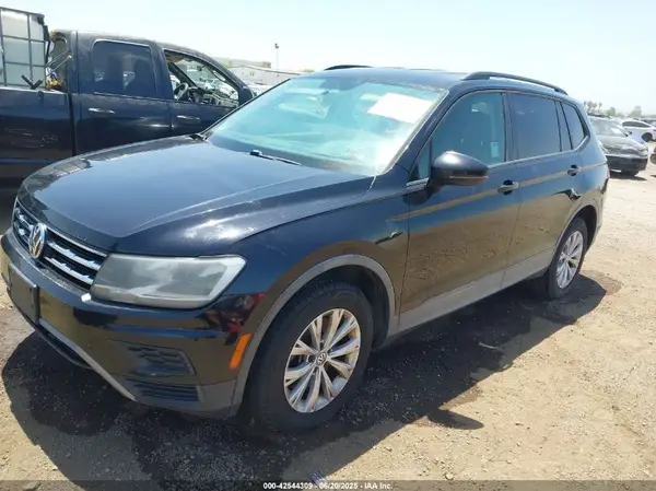 3VV1B7AX0JM075316 2018 VOLKSWAGEN TIGUAN - Image 2