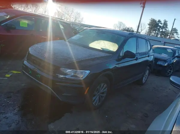 3VV1B7AX0JM086591 2018 VOLKSWAGEN TIGUAN - Image 2