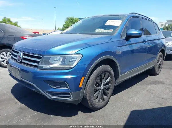 3VV1B7AX0JM088826 2018 VOLKSWAGEN TIGUAN - Image 2