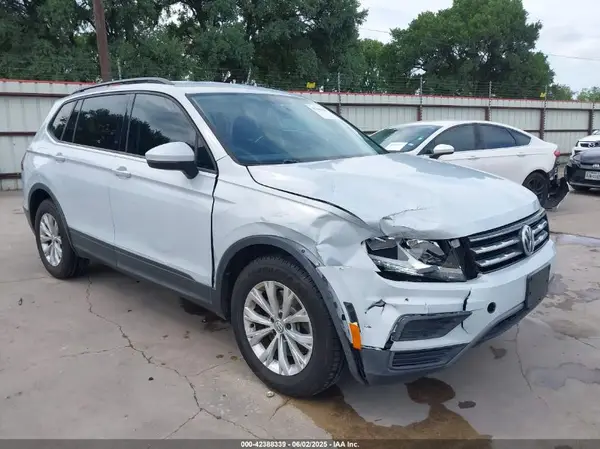 3VV1B7AX0JM092116 2018 VOLKSWAGEN TIGUAN - Image 1