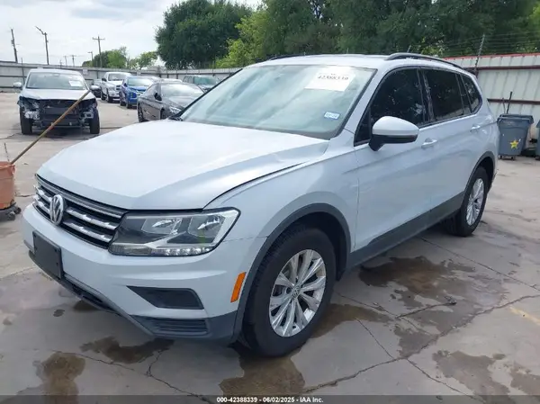 3VV1B7AX0JM092116 2018 VOLKSWAGEN TIGUAN - Image 2