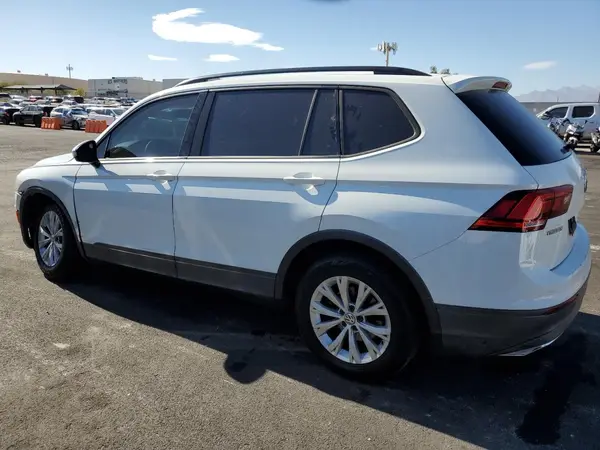 3VV1B7AX0JM097199 2018 VOLKSWAGEN TIGUAN - Image 2