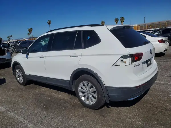 3VV1B7AX0JM098272 2018 VOLKSWAGEN TIGUAN - Image 2