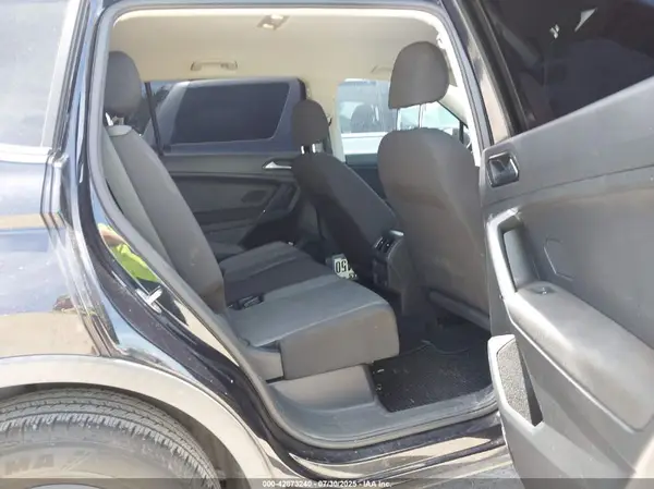 3VV1B7AX0JM104698 2018 VOLKSWAGEN TIGUAN - Image 8