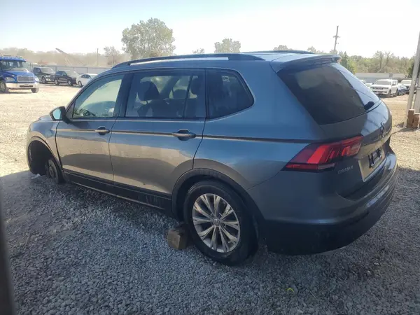 3VV1B7AX0JM108976 2018 VOLKSWAGEN TIGUAN - Image 2
