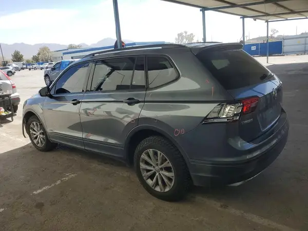 3VV1B7AX0JM118925 2018 VOLKSWAGEN TIGUAN - Image 2