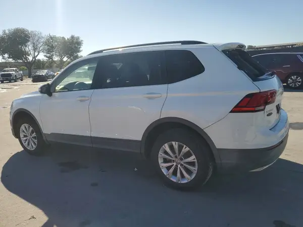 3VV1B7AX0JM207829 2018 VOLKSWAGEN TIGUAN - Image 2