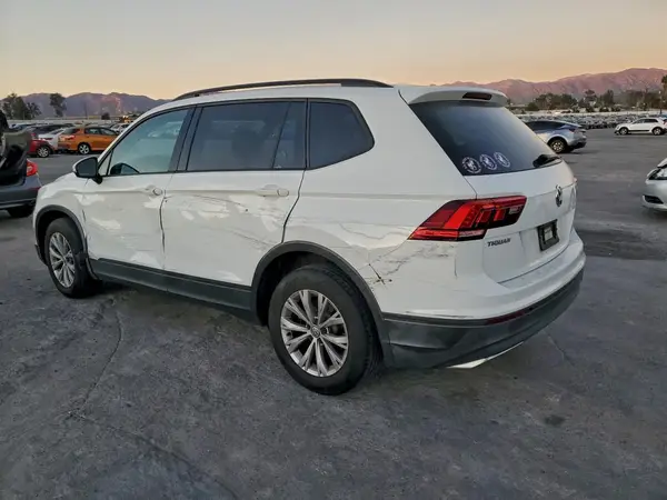 3VV1B7AX0KM060994 2019 VOLKSWAGEN TIGUAN - Image 2