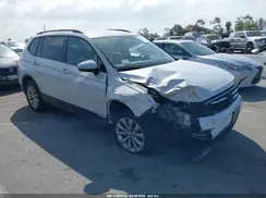3VV1B7AX0KM062437 2019 VOLKSWAGEN TIGUAN
