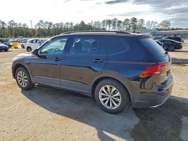3VV1B7AX0LM055327 2020 VOLKSWAGEN TIGUAN - Image 2