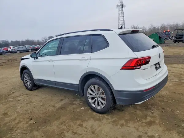 3VV1B7AX0LM141916 2020 VOLKSWAGEN TIGUAN - Image 2