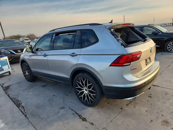 3VV1B7AX0LM153788 2020 VOLKSWAGEN TIGUAN - Image 2
