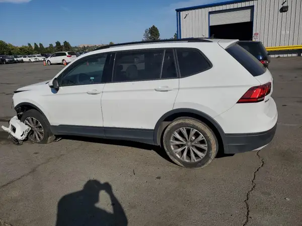 3VV1B7AX0LM160112 2020 VOLKSWAGEN TIGUAN - Image 2
