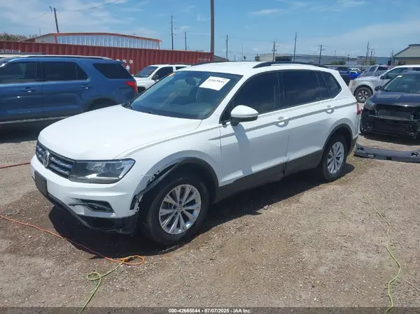 3VV1B7AX0LM170879 2020 VOLKSWAGEN TIGUAN - Image 2