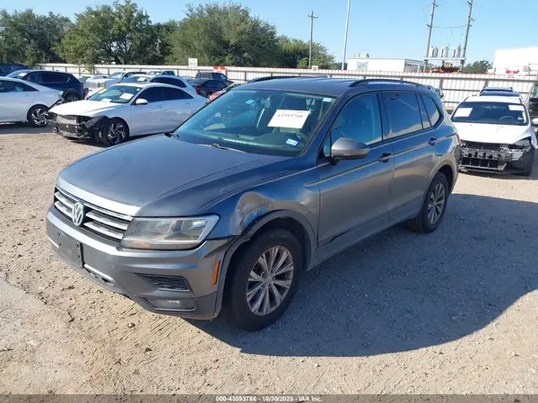 3VV1B7AX1JM010295 2018 VOLKSWAGEN TIGUAN - Image 2