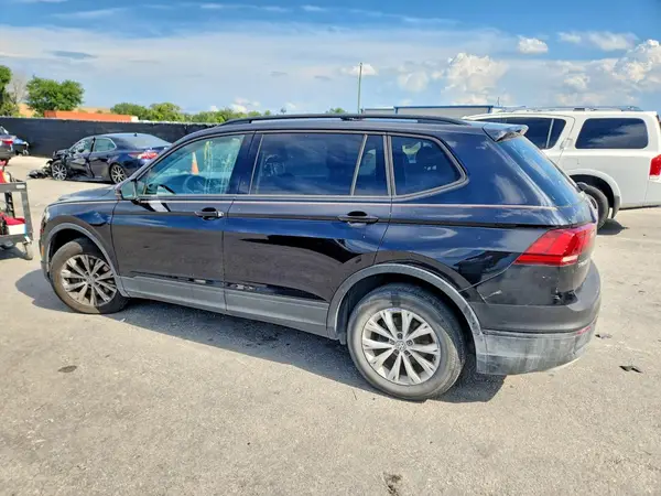 3VV1B7AX1JM013861 2018 VOLKSWAGEN TIGUAN - Image 2