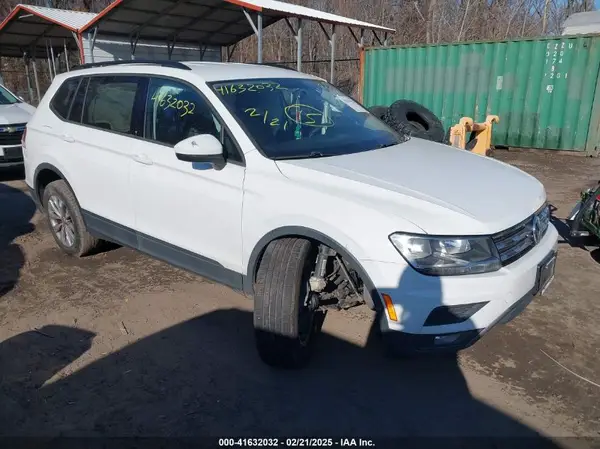 3VV1B7AX1JM015870 2018 VOLKSWAGEN TIGUAN - Image 1