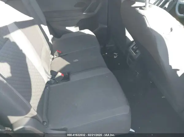 3VV1B7AX1JM015870 2018 VOLKSWAGEN TIGUAN - Image 8