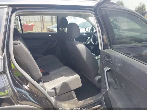 3VV1B7AX1JM016100 2018 VOLKSWAGEN TIGUAN - Image 8