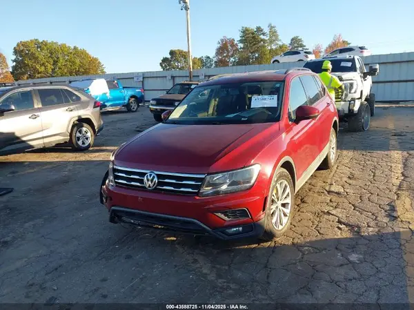 3VV1B7AX1JM019823 2018 VOLKSWAGEN TIGUAN - Image 2
