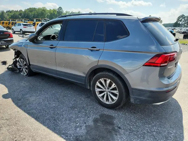 3VV1B7AX1JM024911 2018 VOLKSWAGEN TIGUAN - Image 2