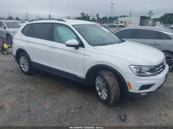 3VV1B7AX1JM032250 2018 VOLKSWAGEN TIGUAN - Image 1