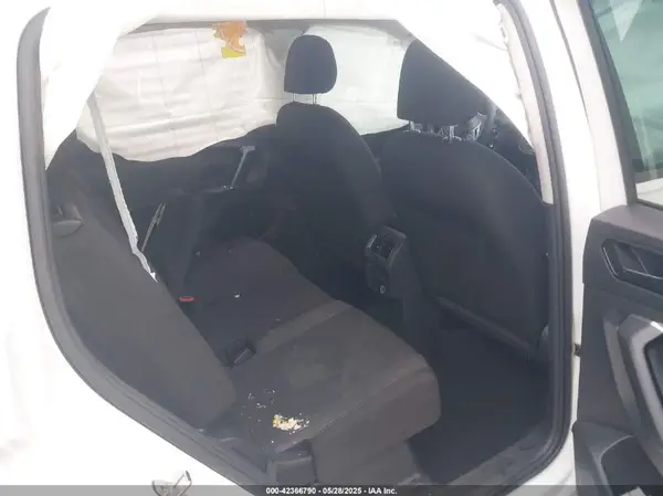 3VV1B7AX1JM032250 2018 VOLKSWAGEN TIGUAN - Image 8